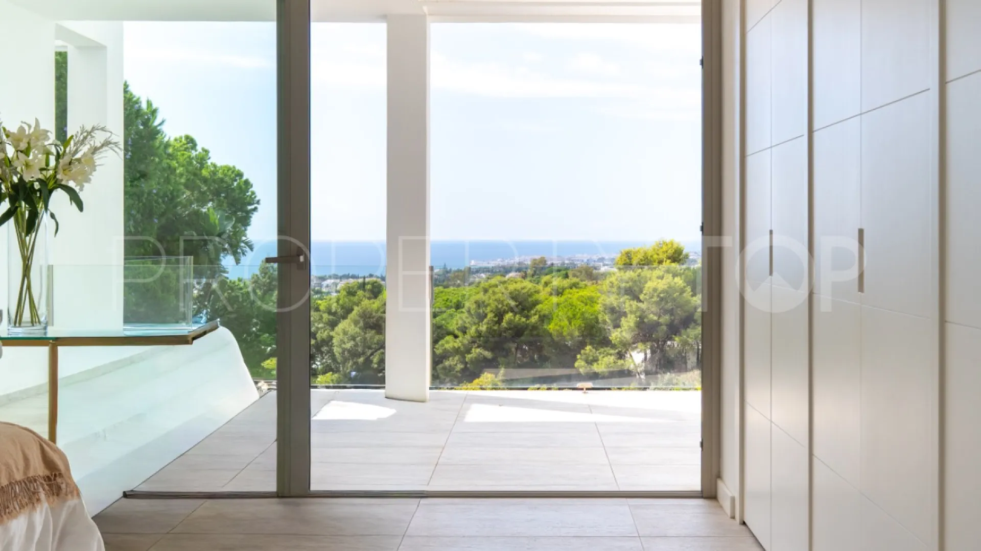 Town house in Sierra Blanca for sale