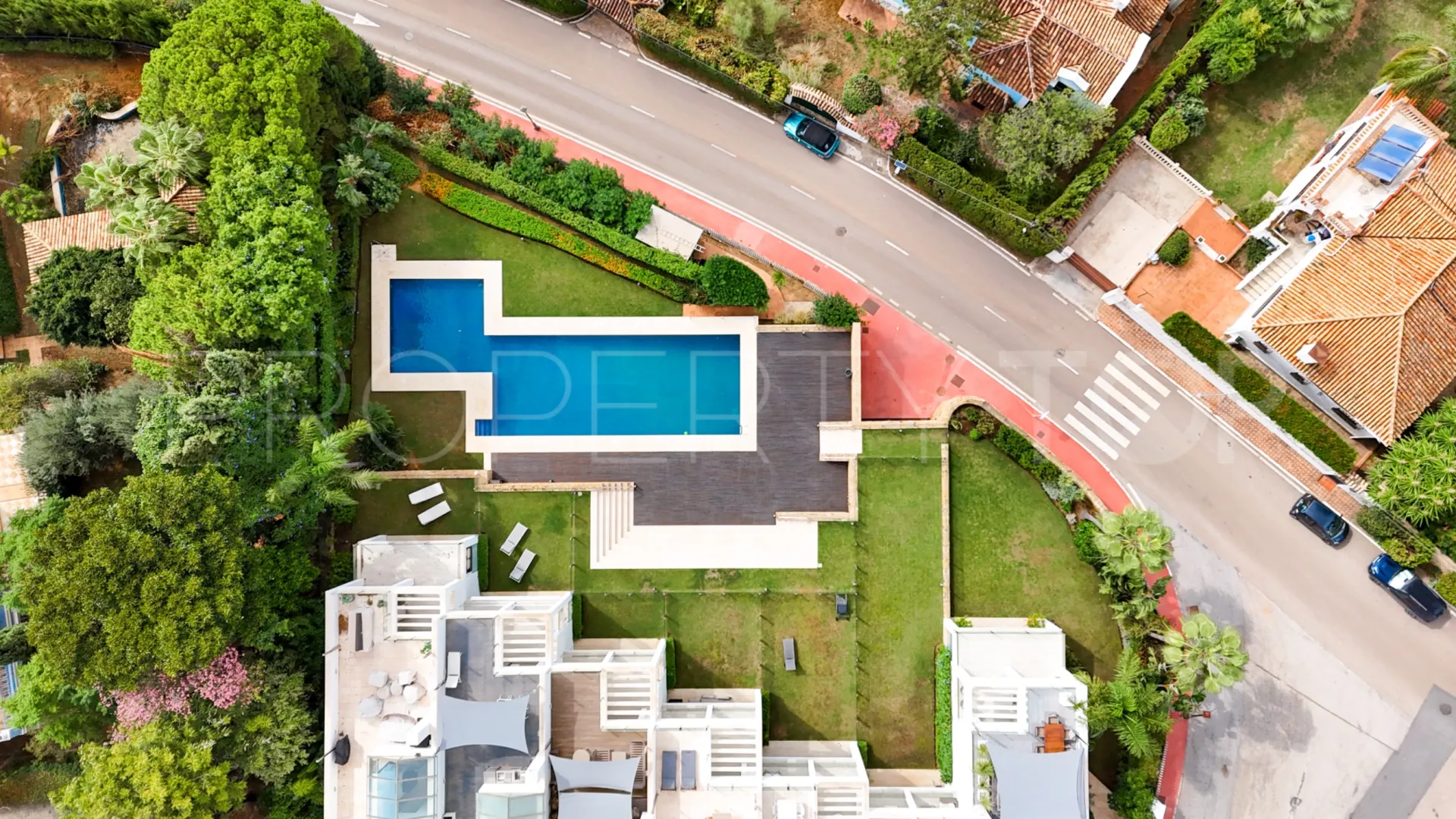 Town house in Sierra Blanca for sale