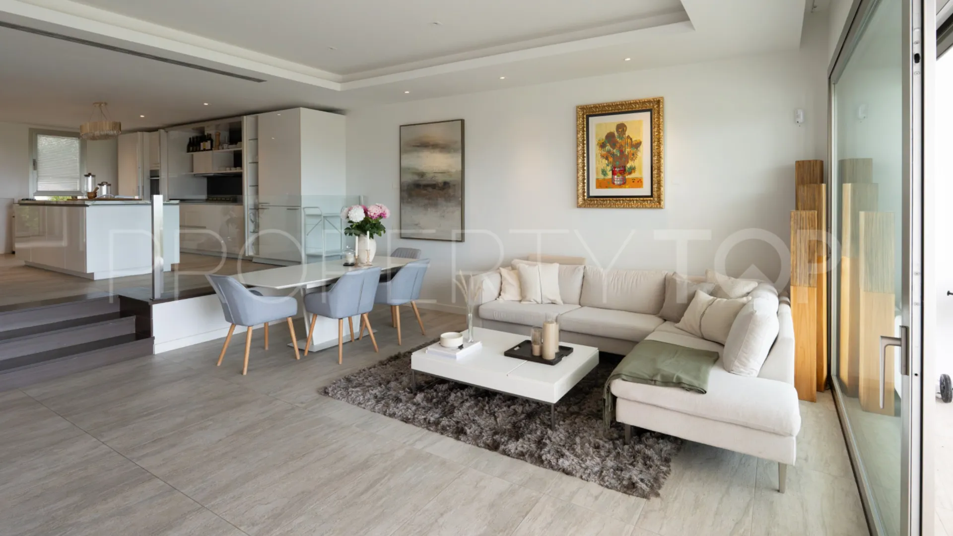 Town house in Sierra Blanca for sale