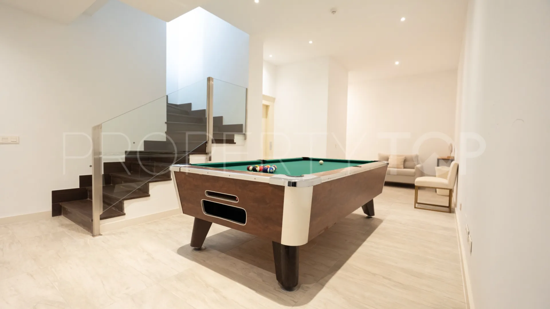 Town house in Sierra Blanca for sale
