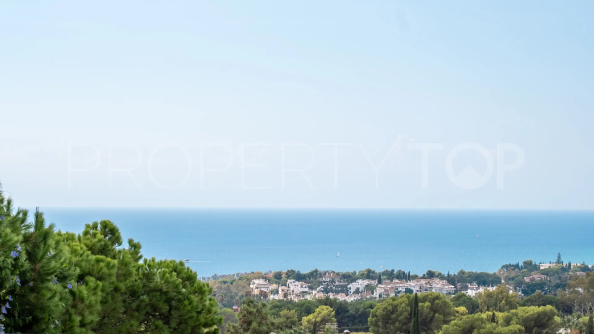 Town house in Sierra Blanca for sale