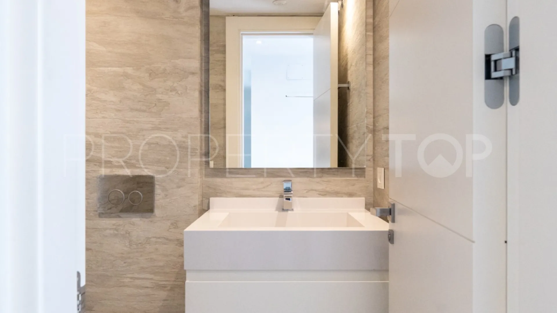 Town house in Sierra Blanca for sale
