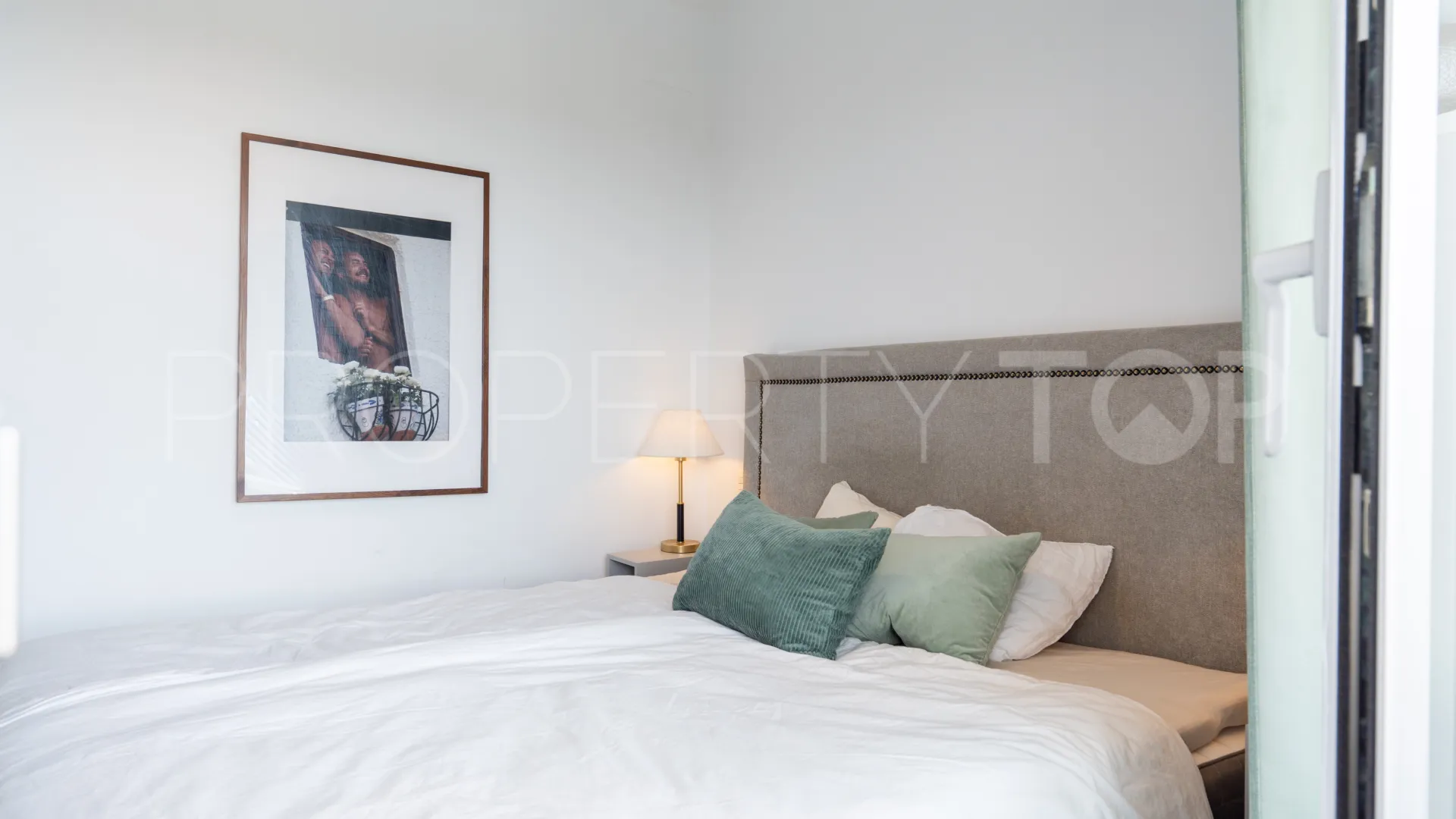 Cancelada, apartamento en venta con 3 dormitorios
