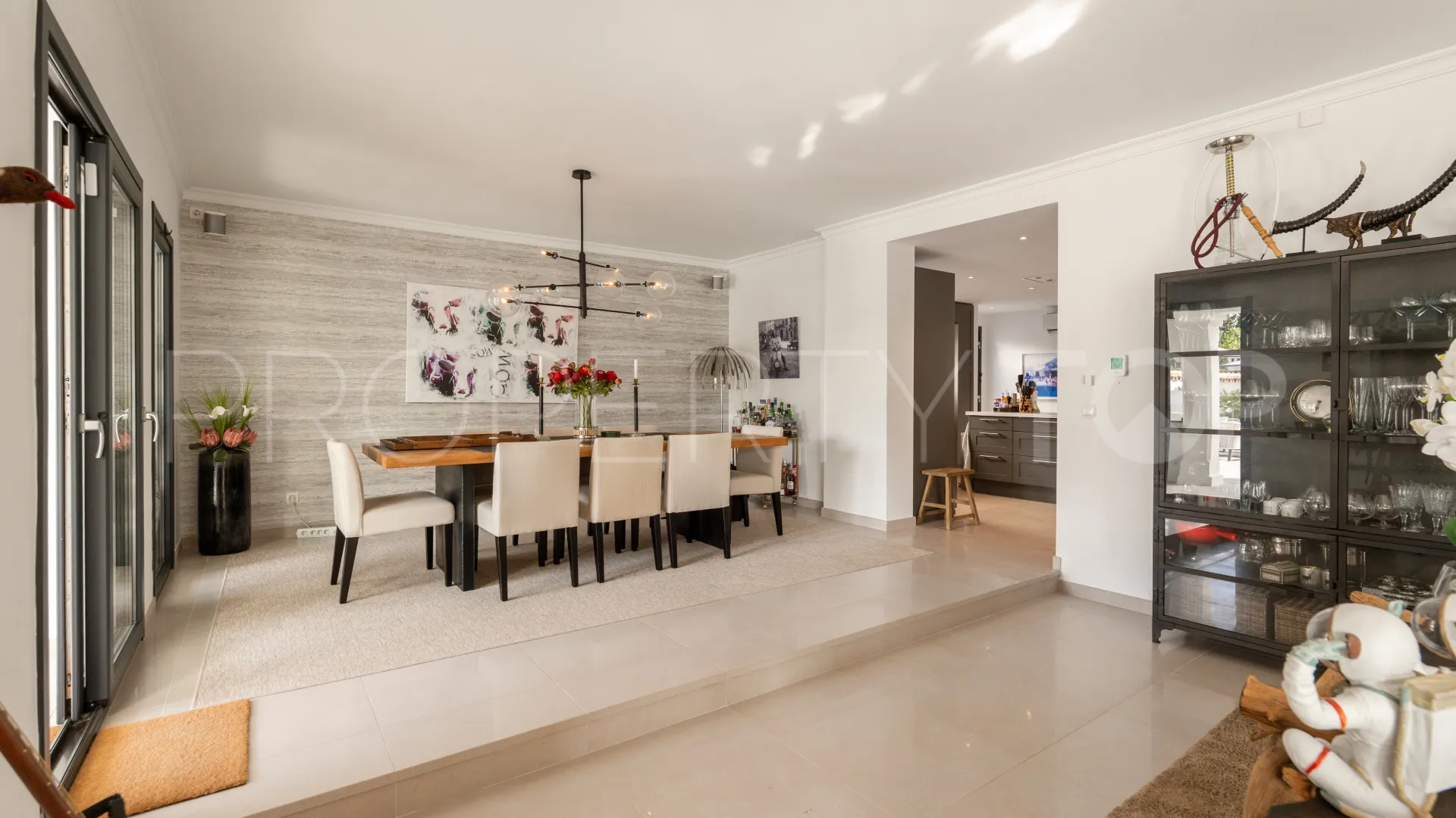Buy 5 bedrooms villa in Parcelas del Golf