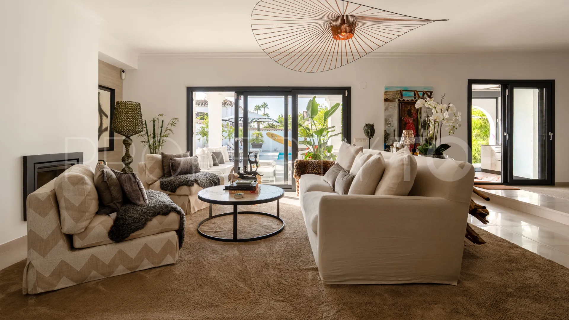 Buy 5 bedrooms villa in Parcelas del Golf