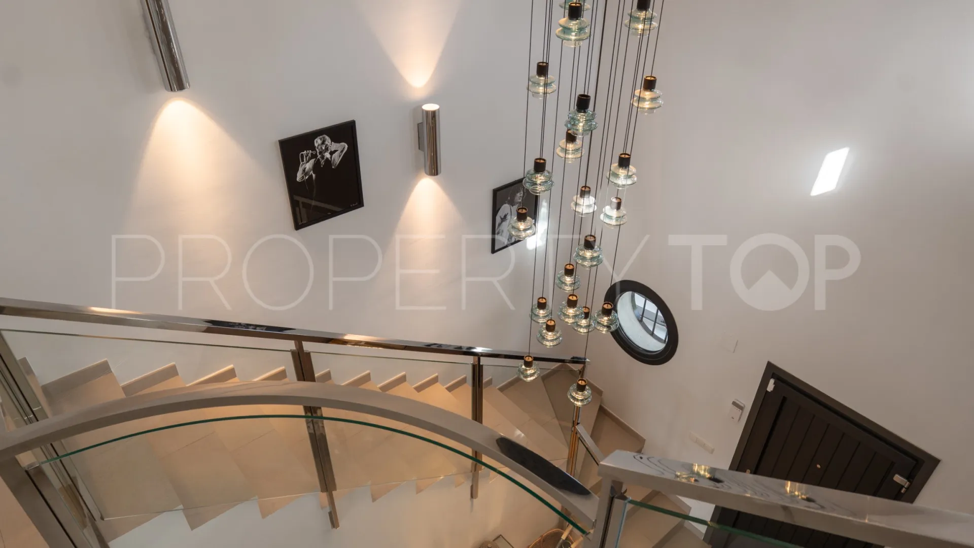 Buy 5 bedrooms villa in Parcelas del Golf