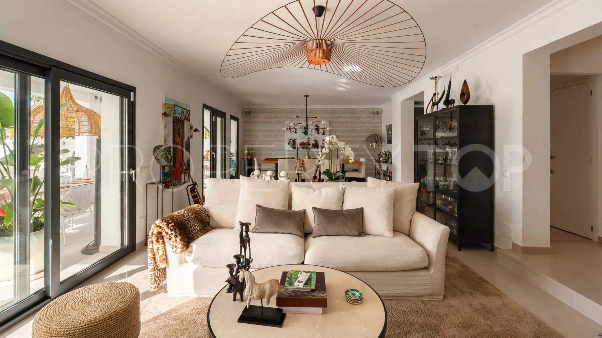 Buy 5 bedrooms villa in Parcelas del Golf