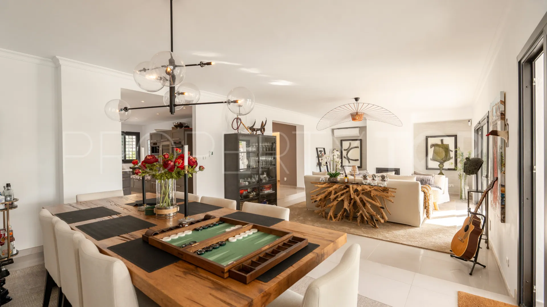 Buy 5 bedrooms villa in Parcelas del Golf