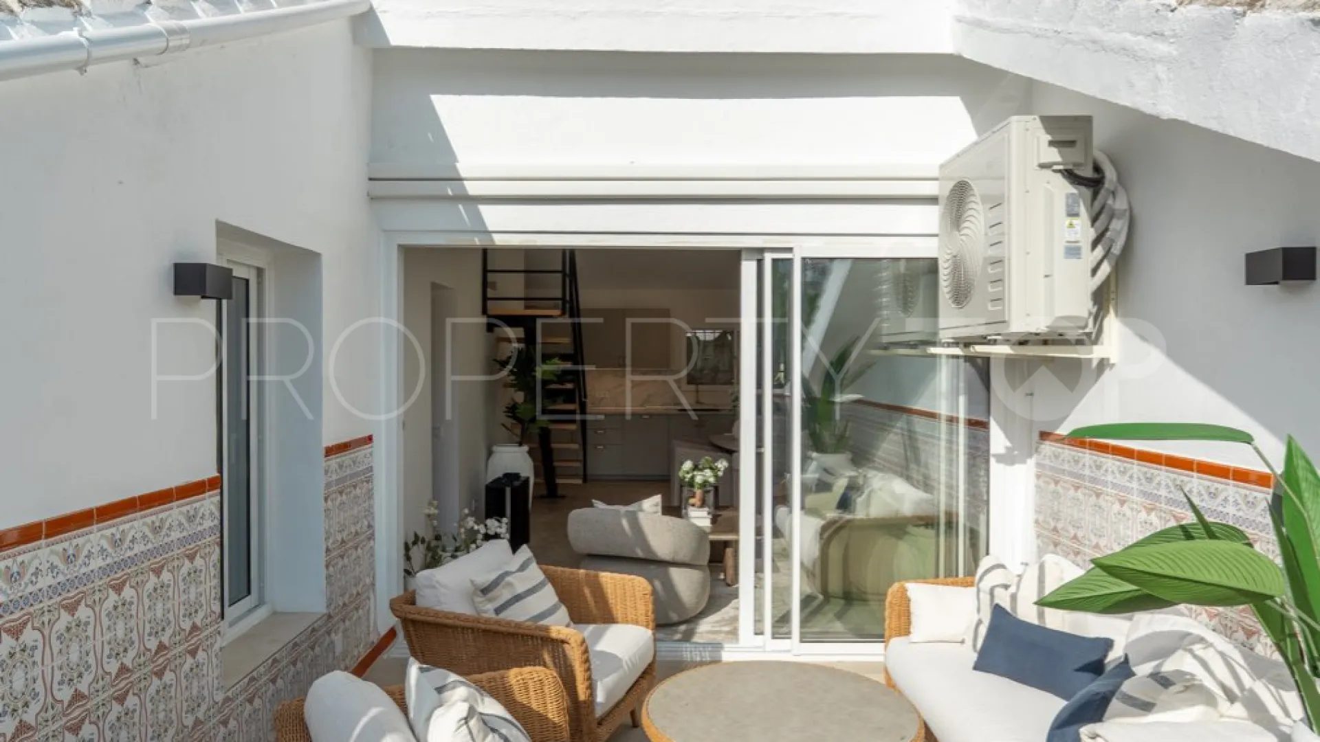For sale 3 bedrooms duplex penthouse in Agrupadas