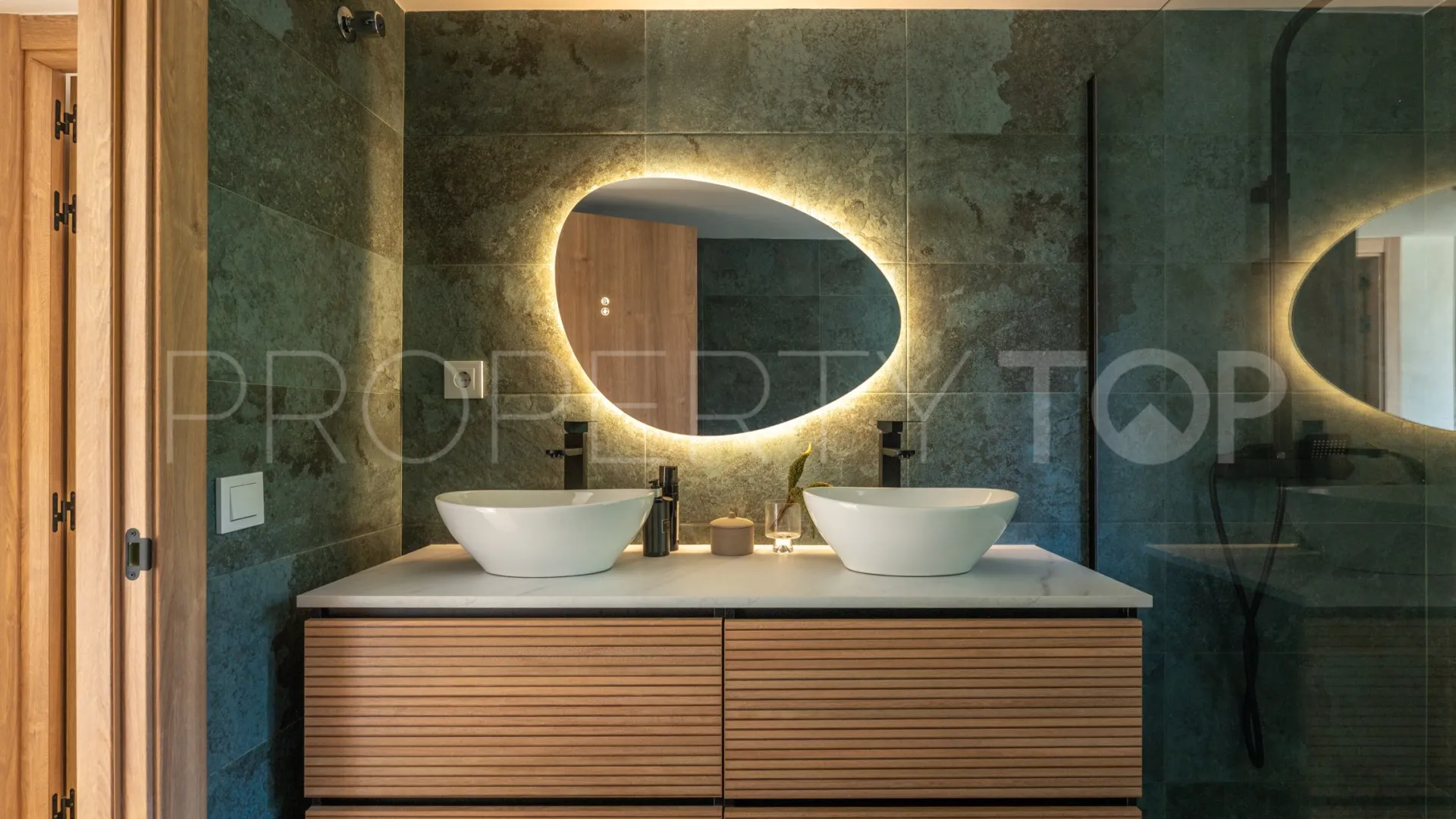For sale 3 bedrooms duplex penthouse in Agrupadas