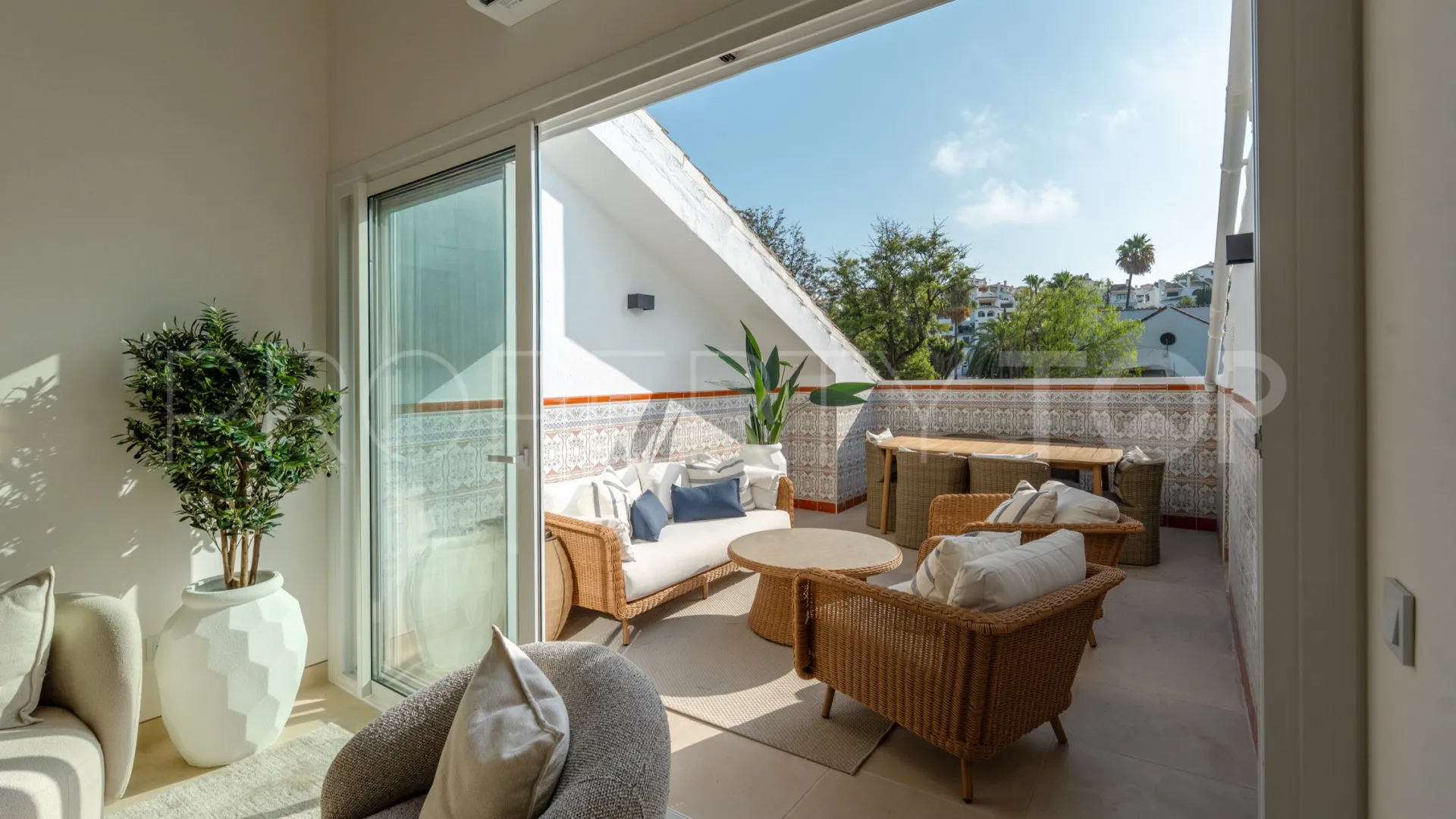 For sale 3 bedrooms duplex penthouse in Agrupadas
