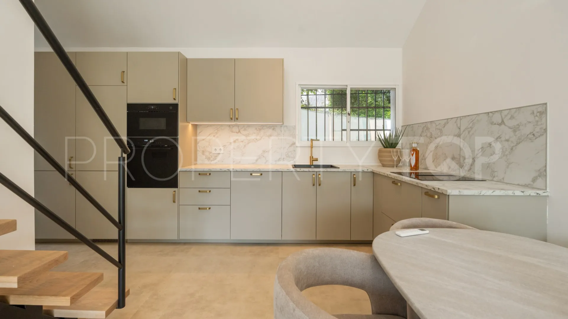 For sale 3 bedrooms duplex penthouse in Agrupadas