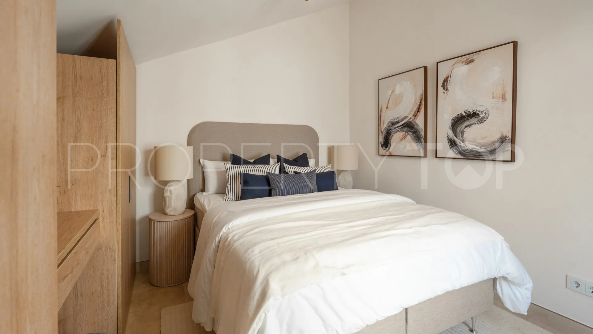 For sale 3 bedrooms duplex penthouse in Agrupadas