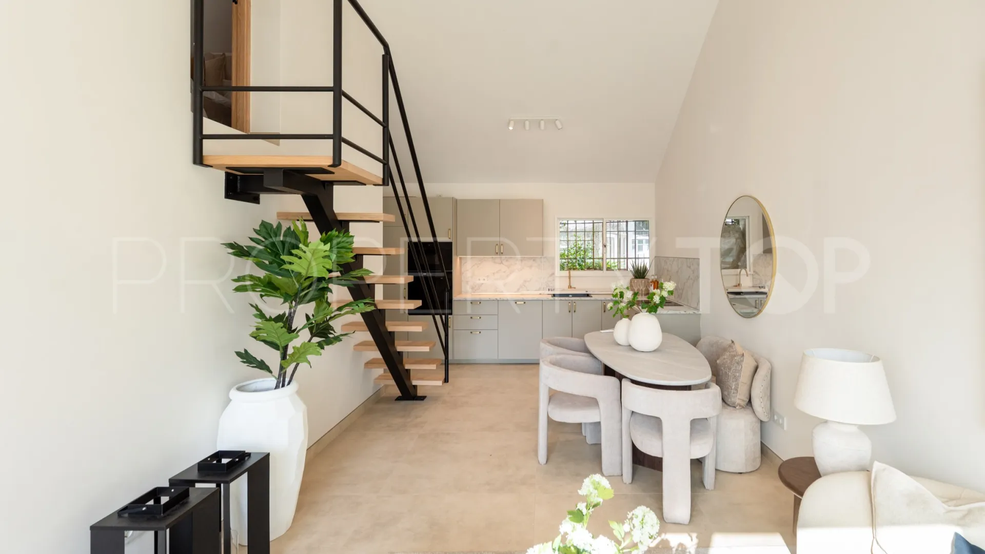 For sale 3 bedrooms duplex penthouse in Agrupadas
