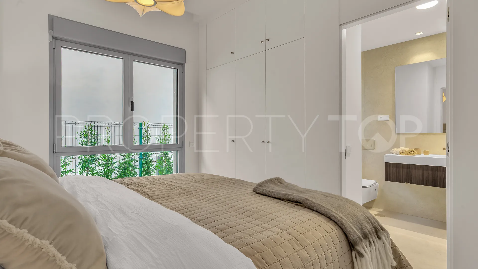 For sale ground floor apartment with 4 bedrooms in Santa Clara