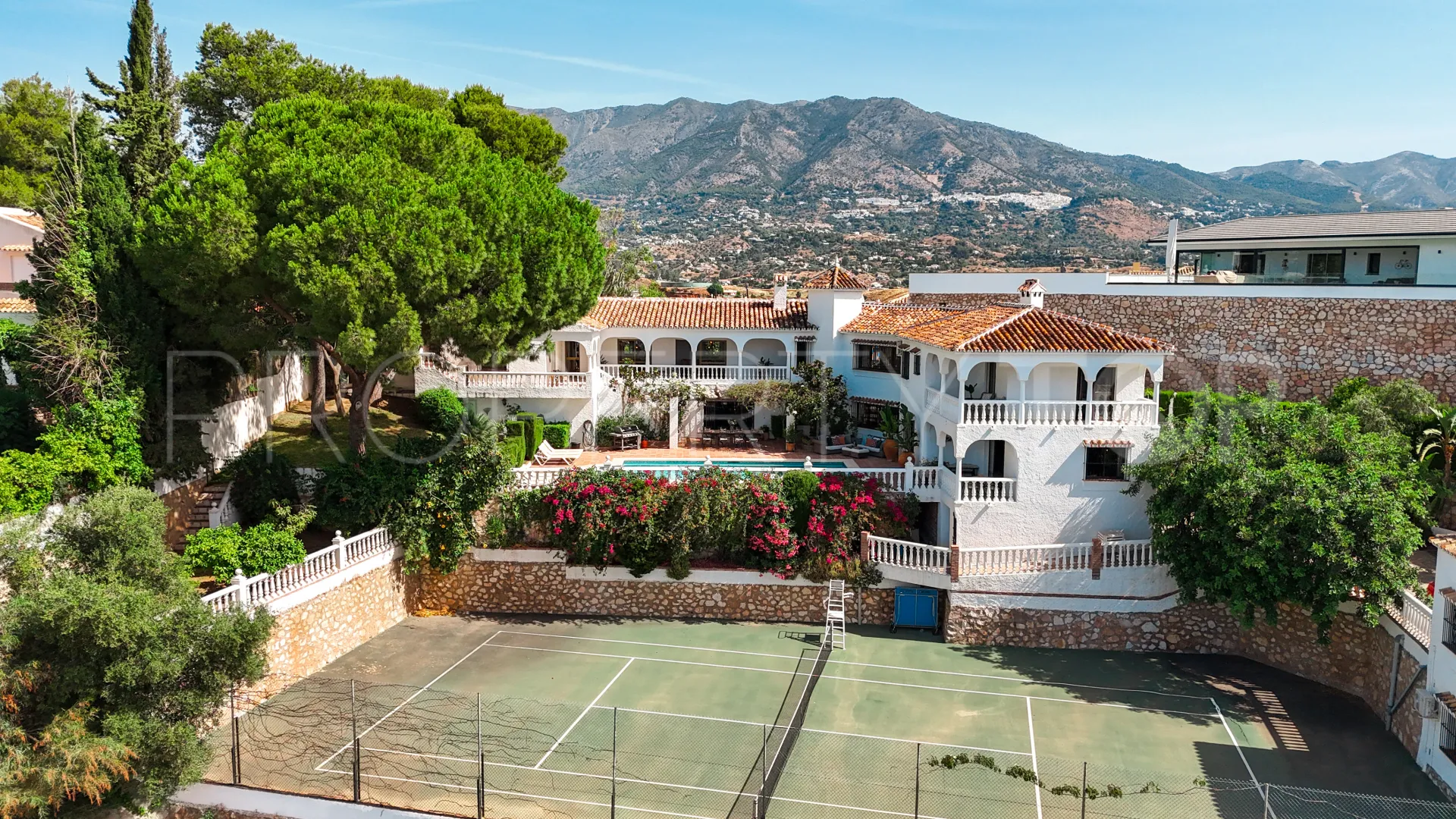 Sierrezuela, villa en venta con 6 dormitorios