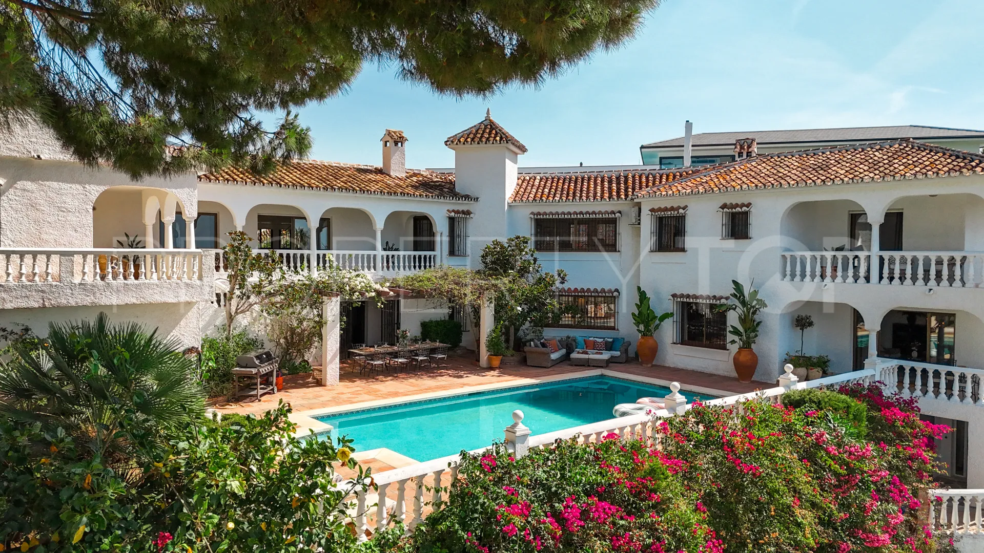 Sierrezuela, villa en venta con 6 dormitorios