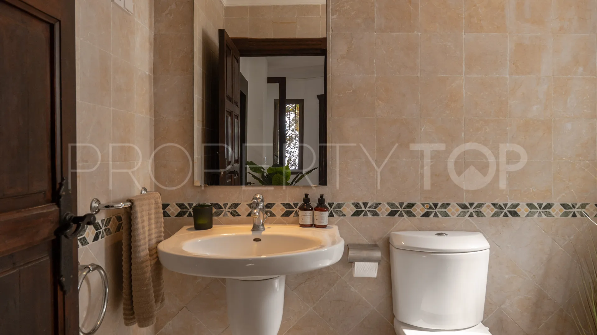Sierrezuela, villa en venta con 6 dormitorios