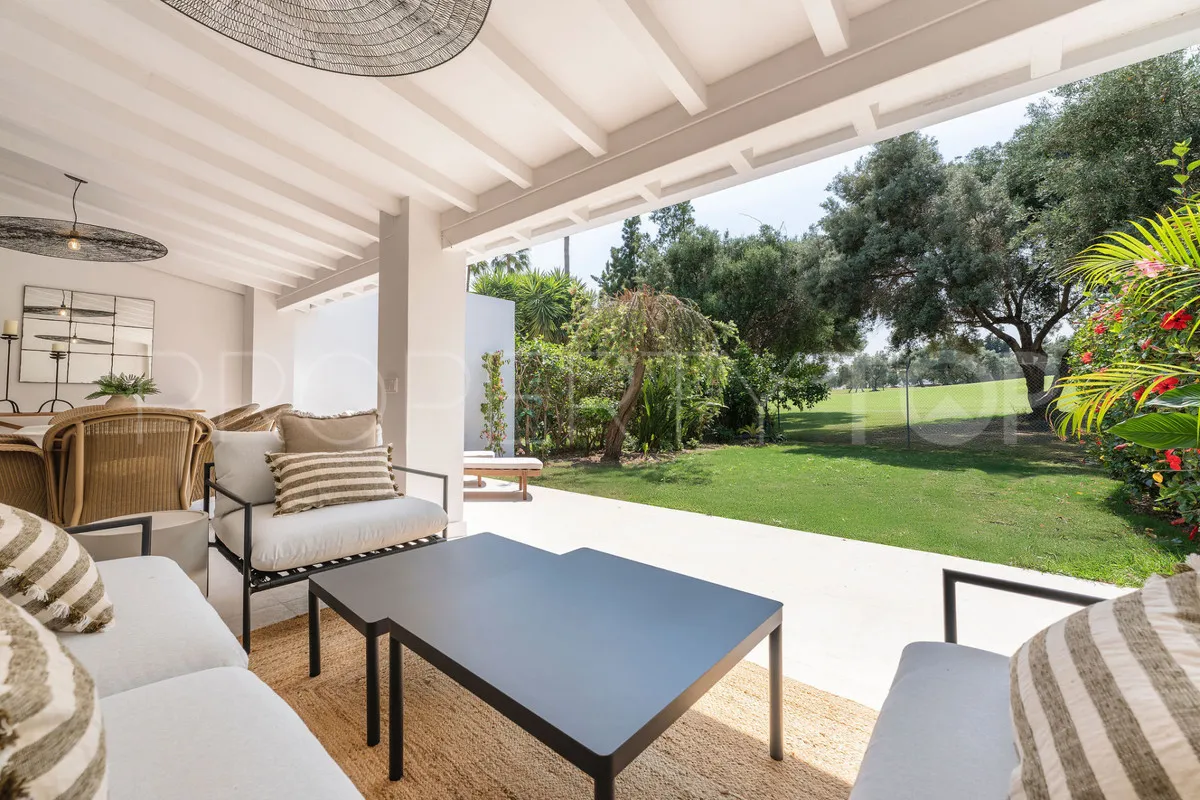 Town house for sale in Nueva Andalucia