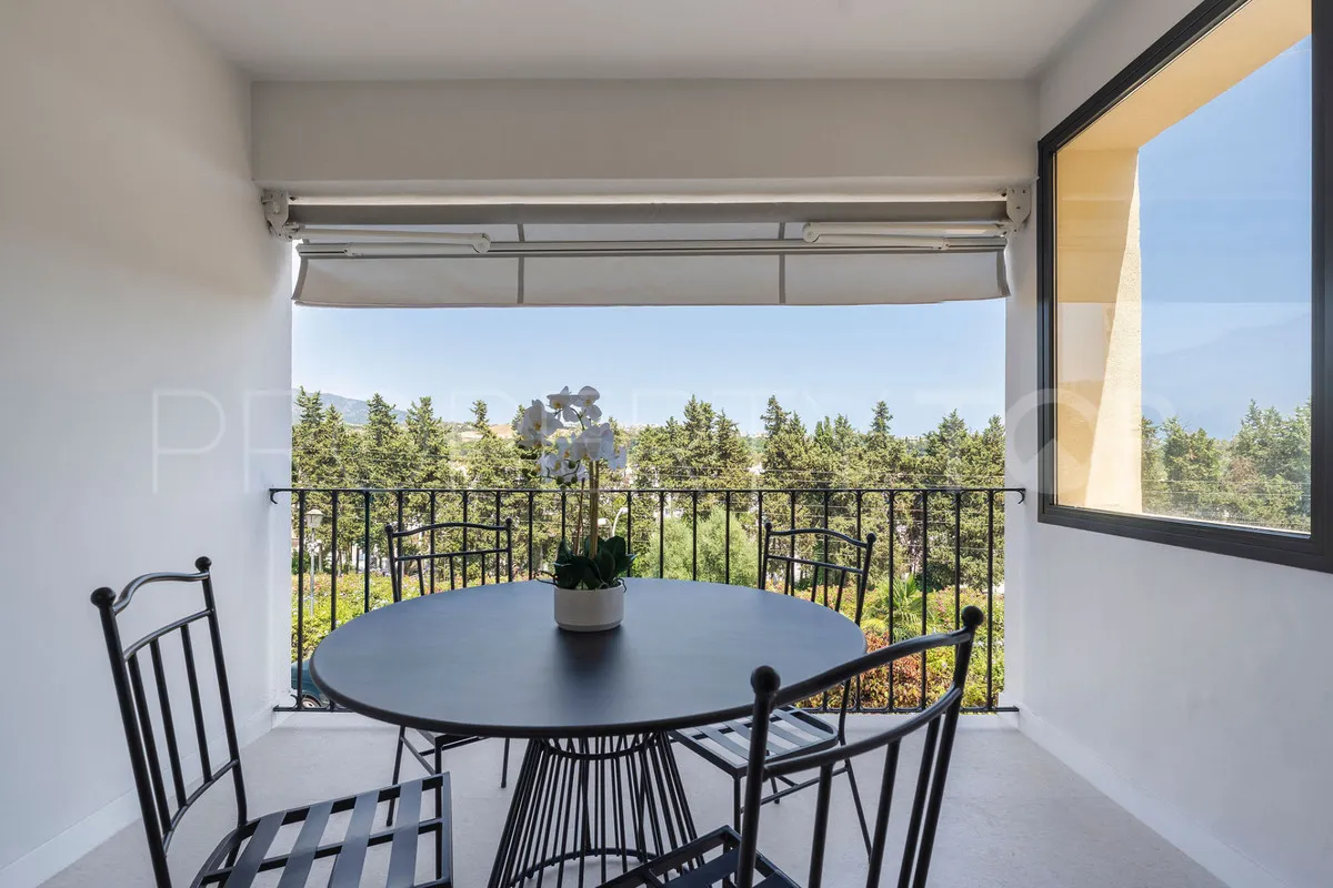 Town house for sale in Nueva Andalucia