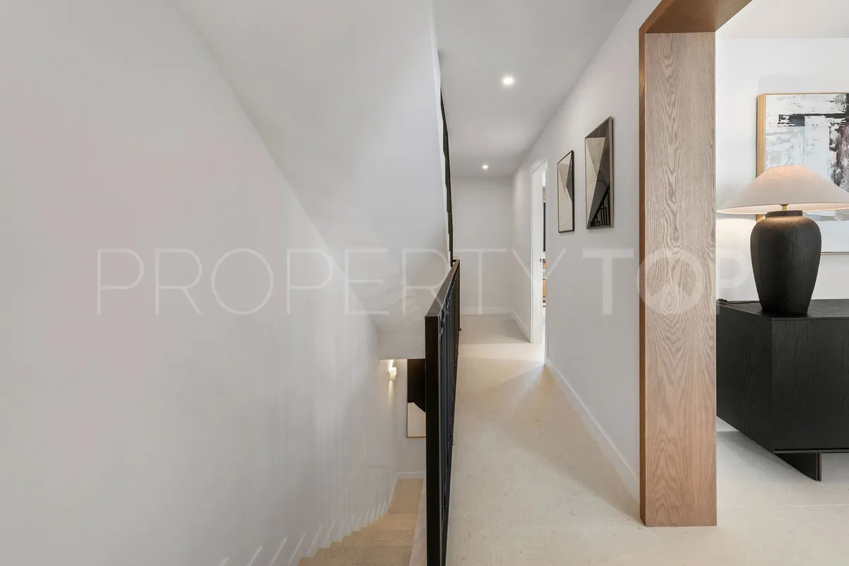 Town house for sale in Nueva Andalucia
