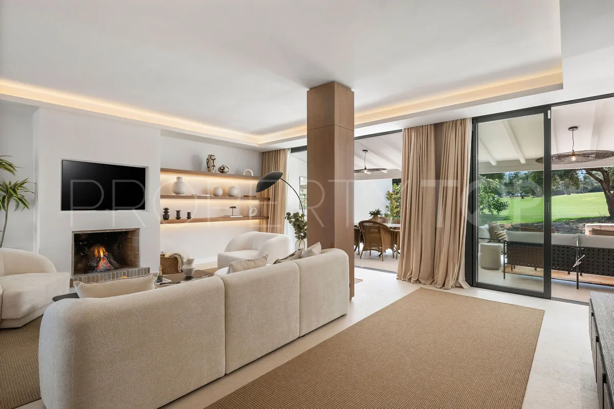 Town house for sale in Nueva Andalucia