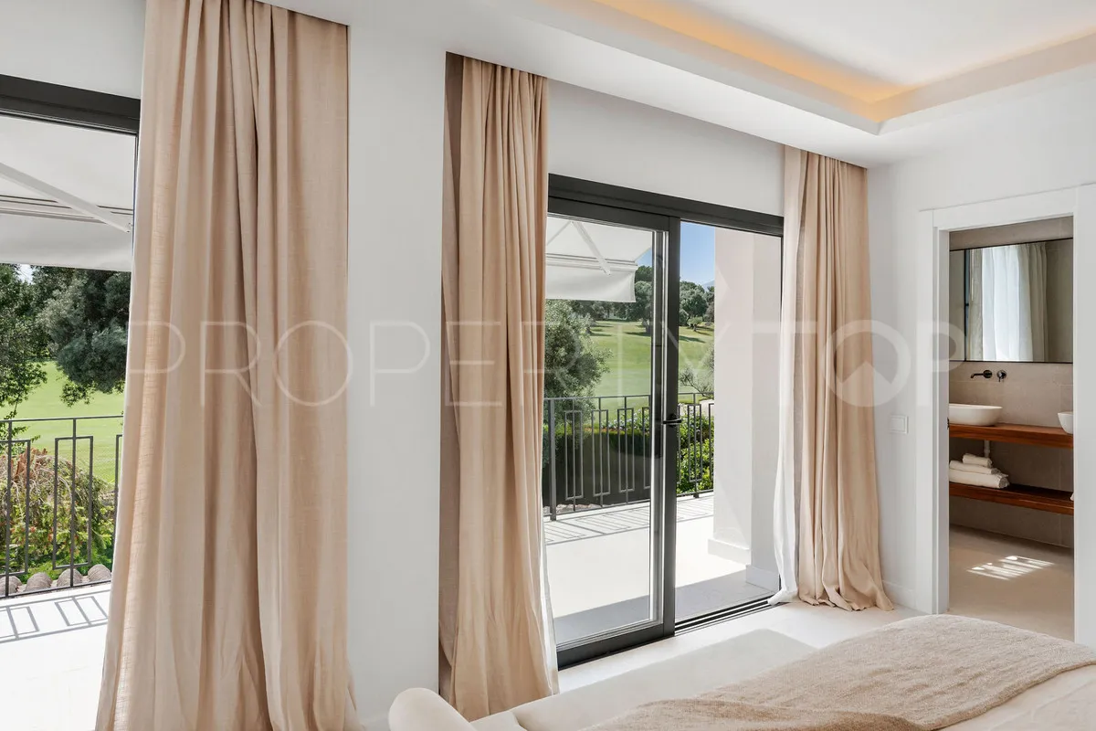 Town house for sale in Nueva Andalucia