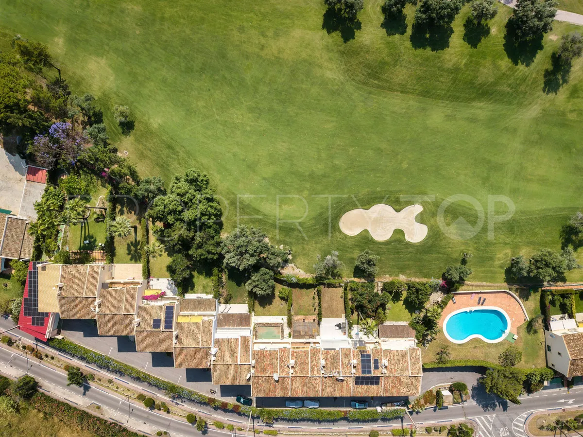 Town house for sale in Nueva Andalucia