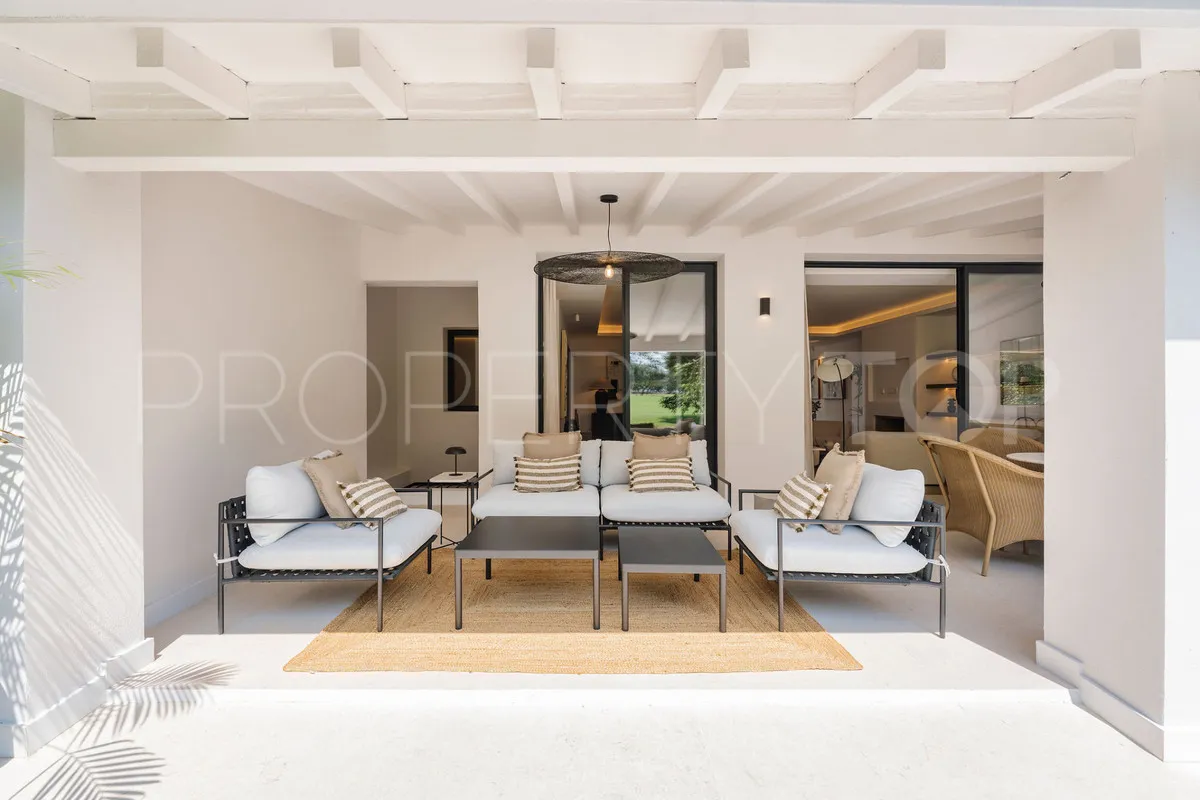 Town house for sale in Nueva Andalucia