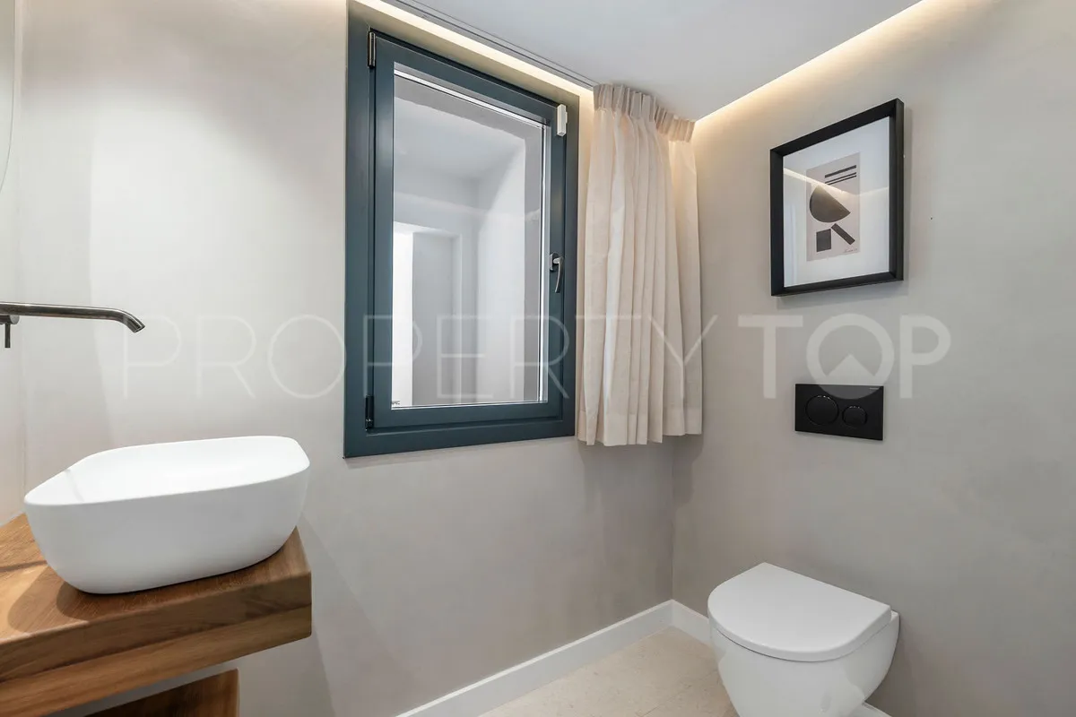 Town house for sale in Nueva Andalucia