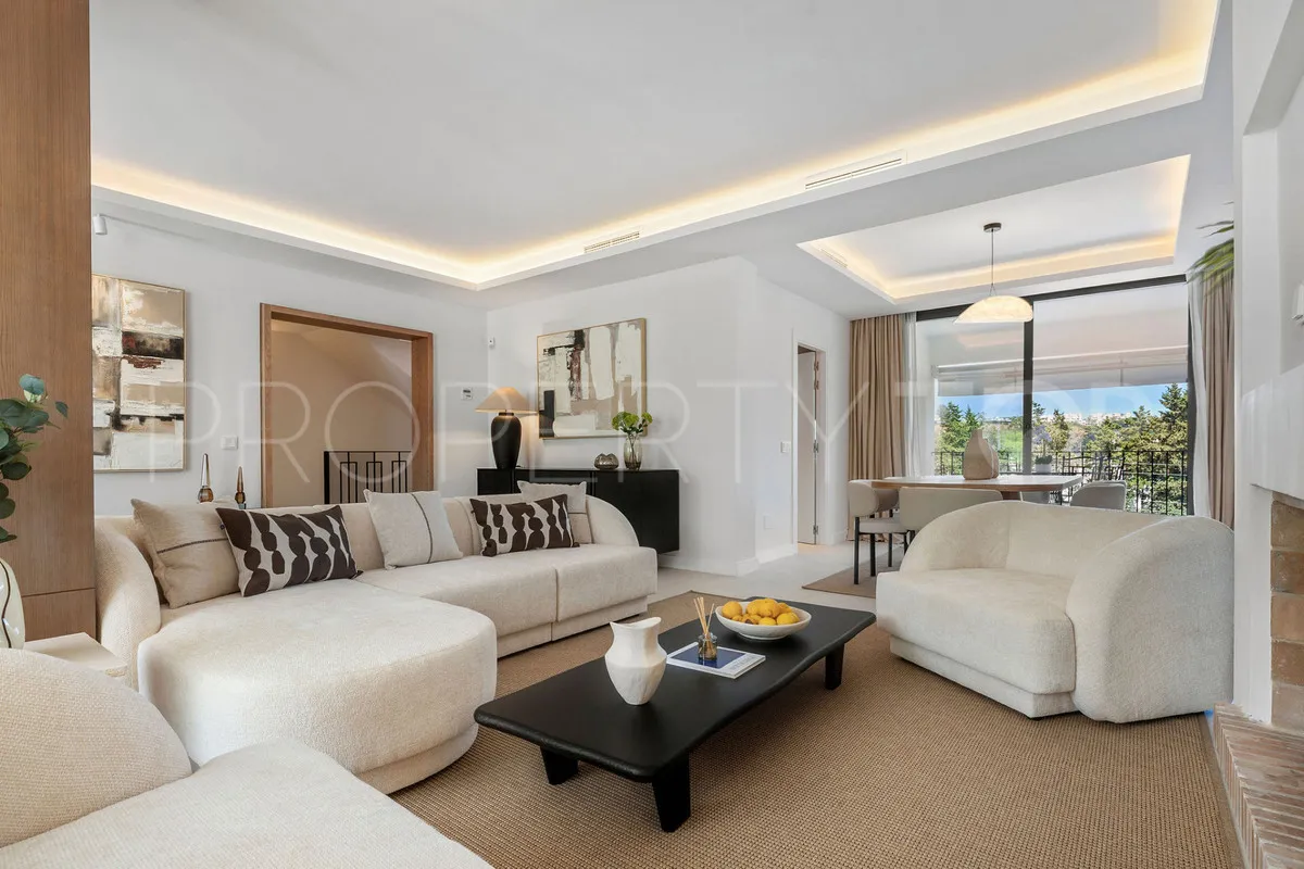 Town house for sale in Nueva Andalucia