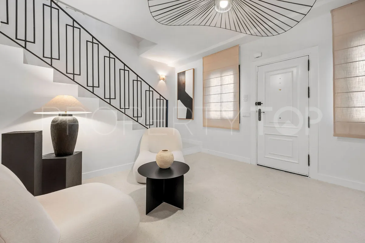 Town house for sale in Nueva Andalucia