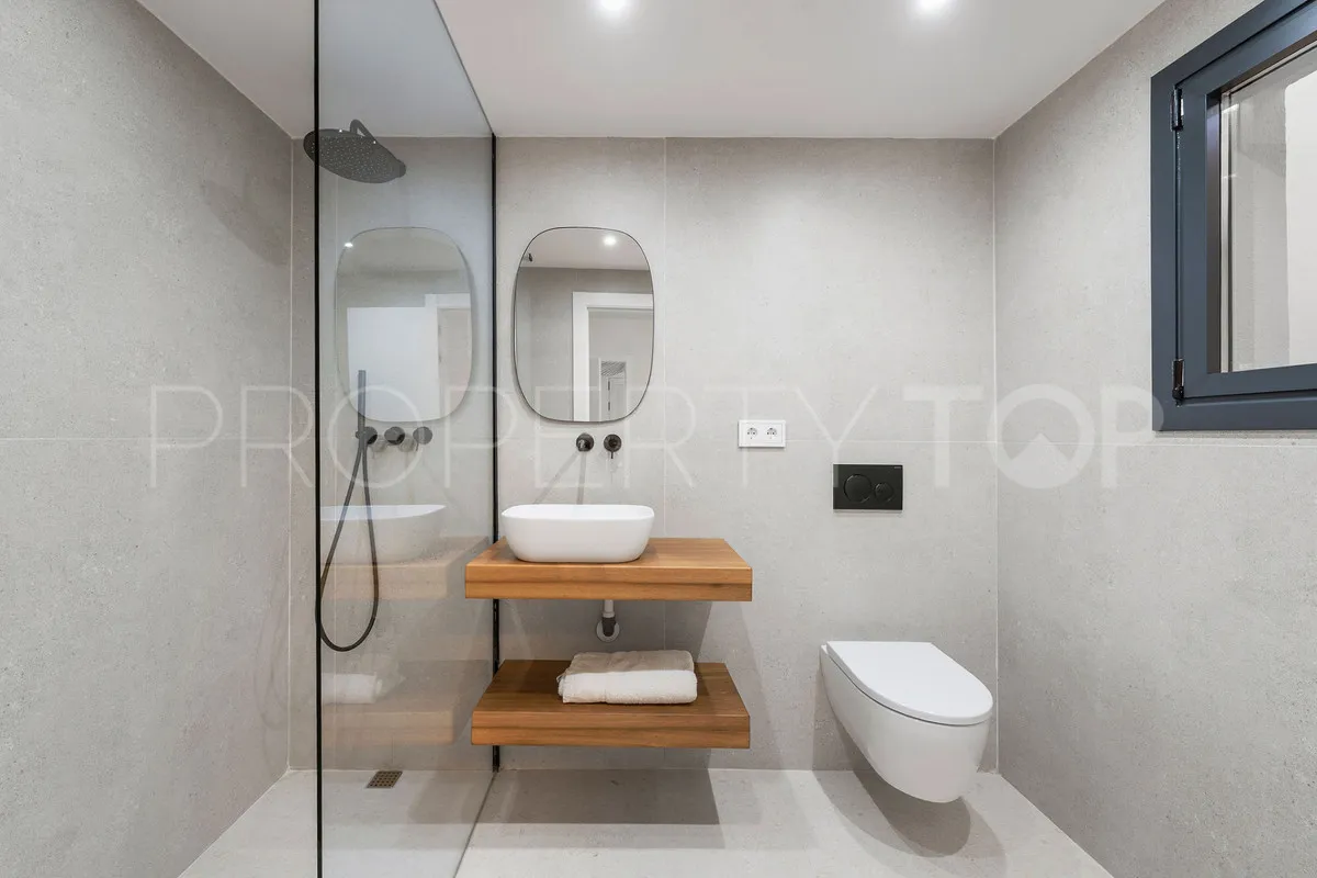Town house for sale in Nueva Andalucia