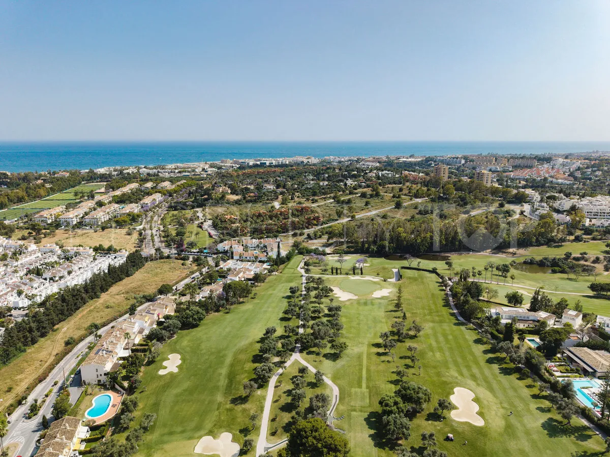 Town house for sale in Nueva Andalucia