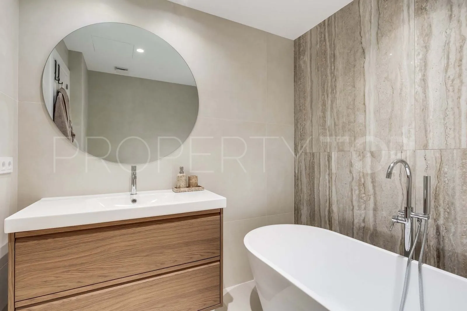 Buy apartment with 3 bedrooms in Puerto del Almendro