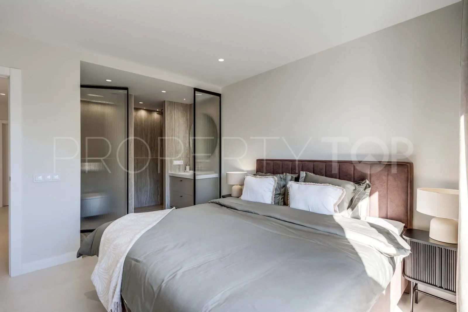 Buy apartment with 3 bedrooms in Puerto del Almendro