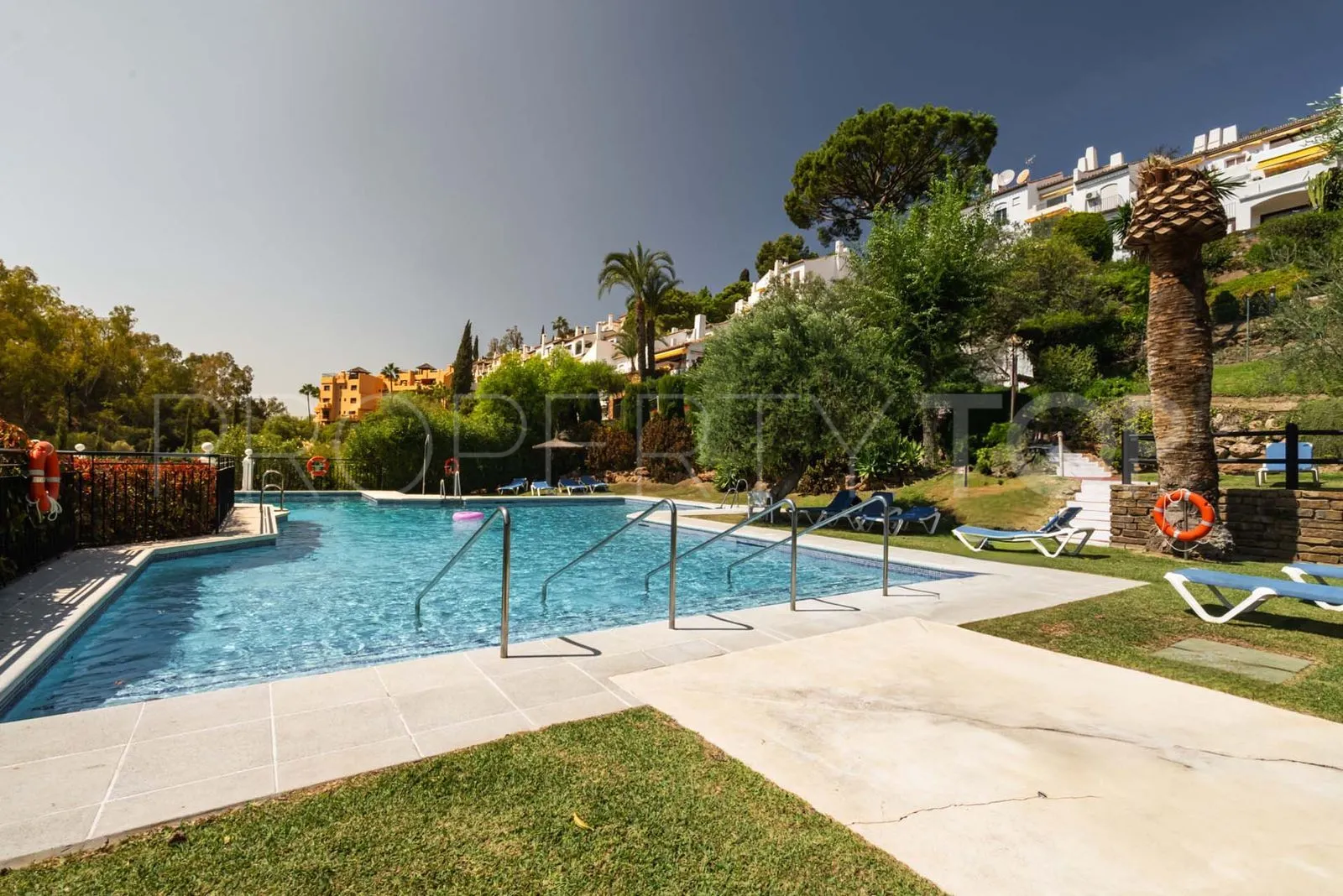 Buy apartment with 3 bedrooms in Puerto del Almendro