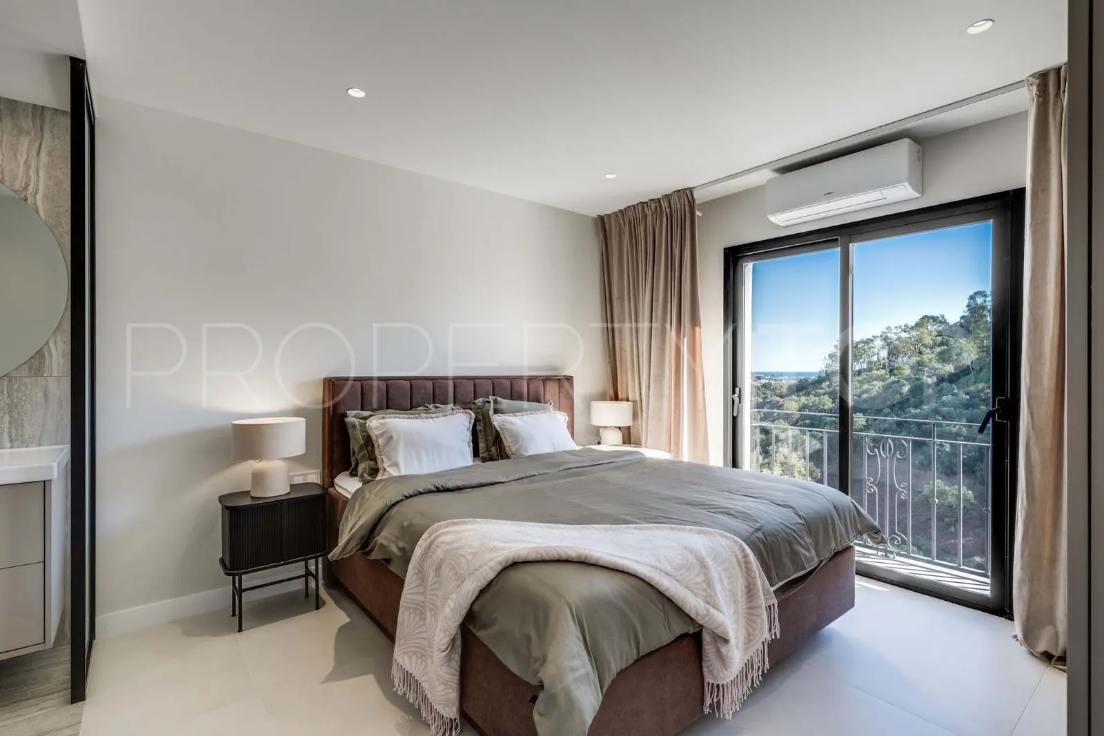 Buy apartment with 3 bedrooms in Puerto del Almendro