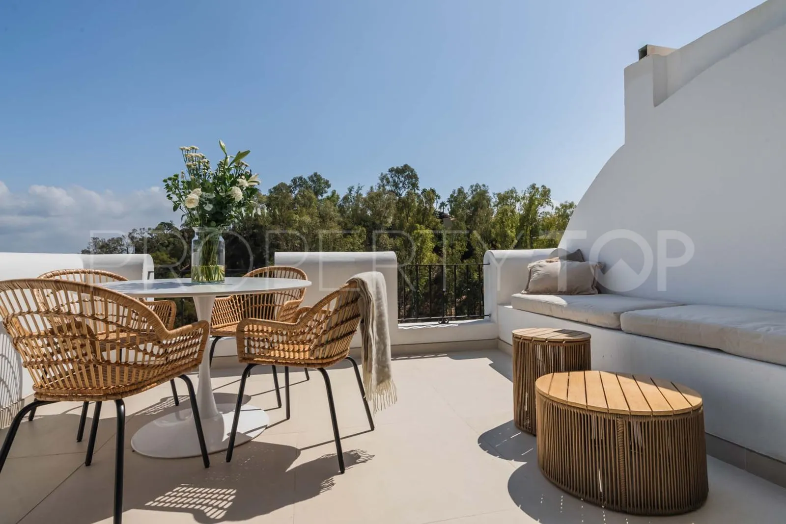 Buy apartment with 3 bedrooms in Puerto del Almendro