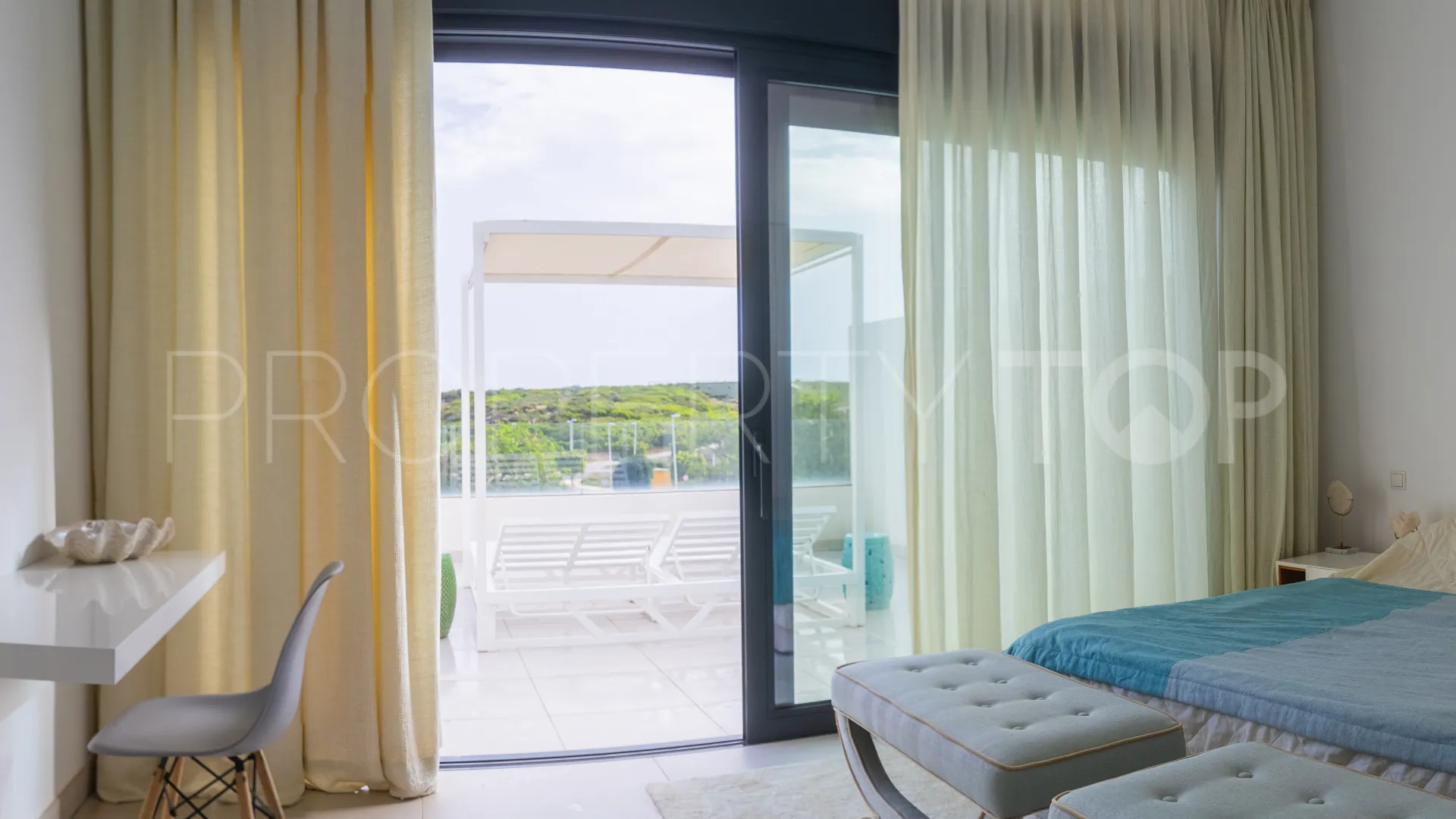 Se vende villa pareada en Finca Cortesin con 3 dormitorios