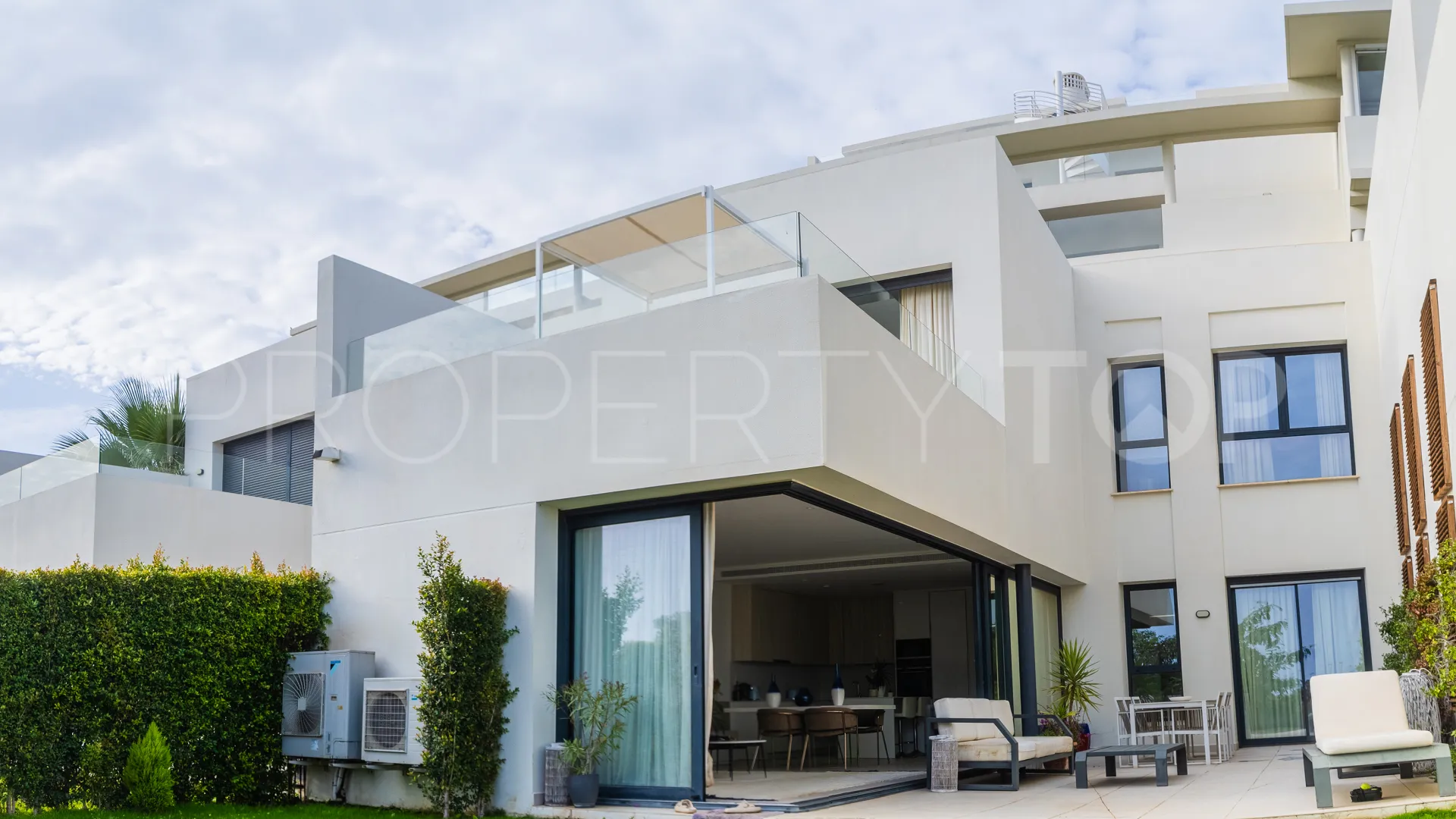 Se vende villa pareada en Finca Cortesin con 3 dormitorios