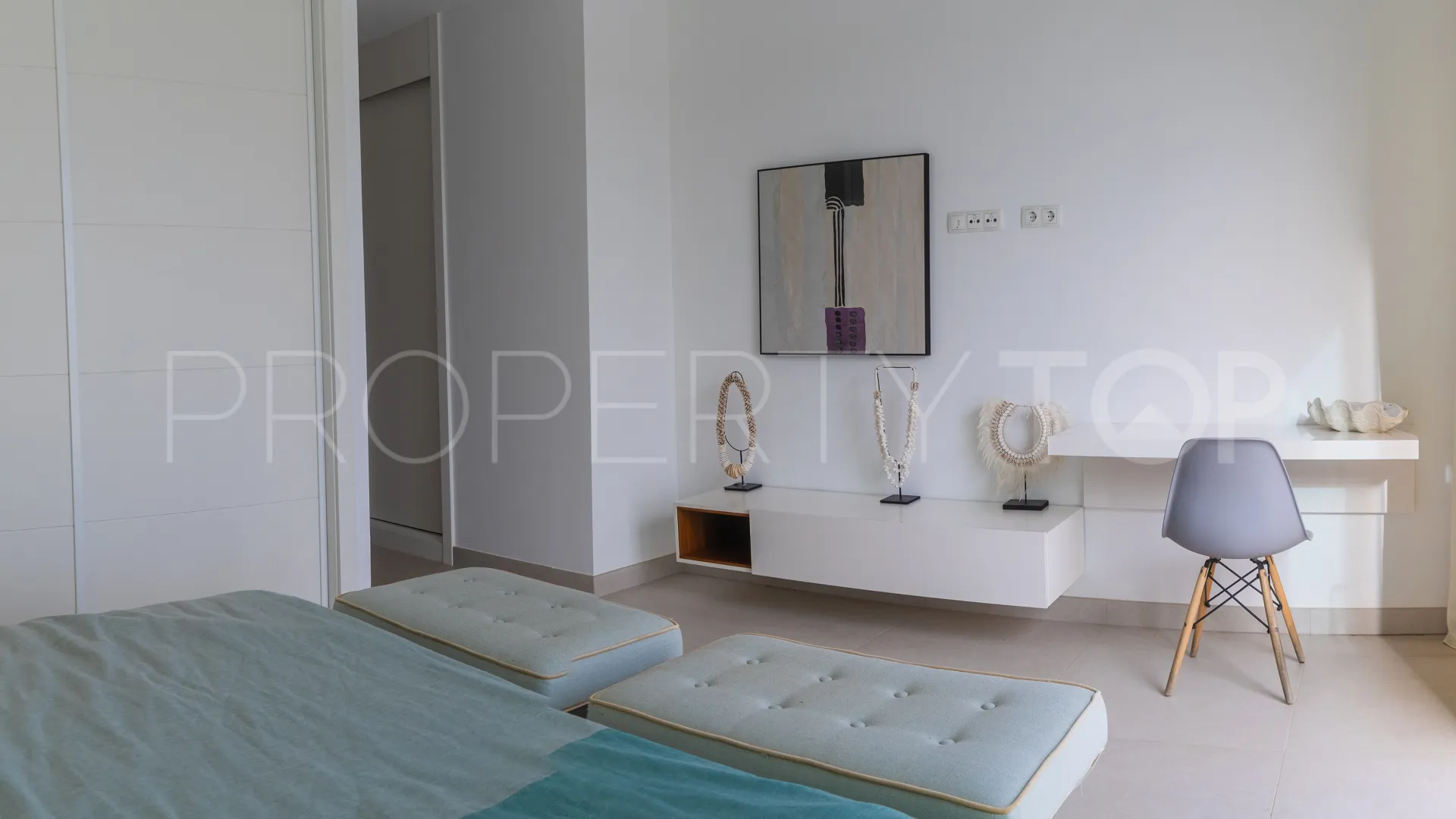 Se vende villa pareada en Finca Cortesin con 3 dormitorios