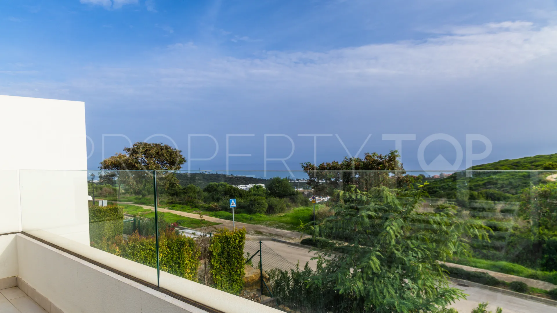 Se vende villa pareada en Finca Cortesin con 3 dormitorios