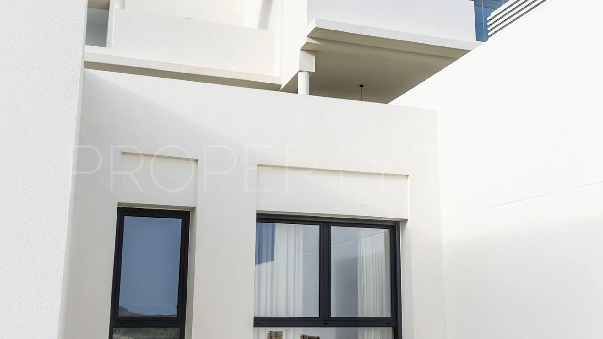 Se vende villa pareada en Finca Cortesin con 3 dormitorios