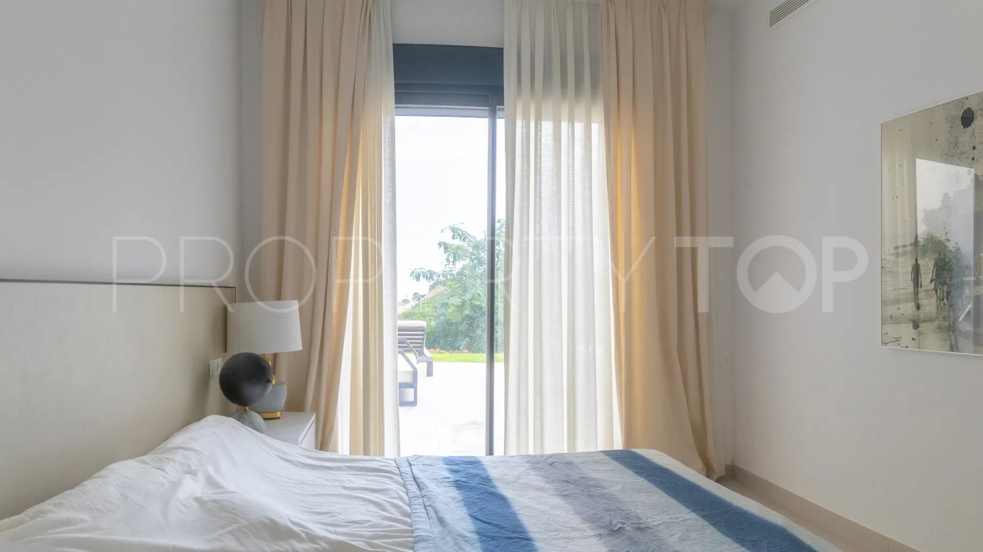 Se vende villa pareada en Finca Cortesin con 3 dormitorios