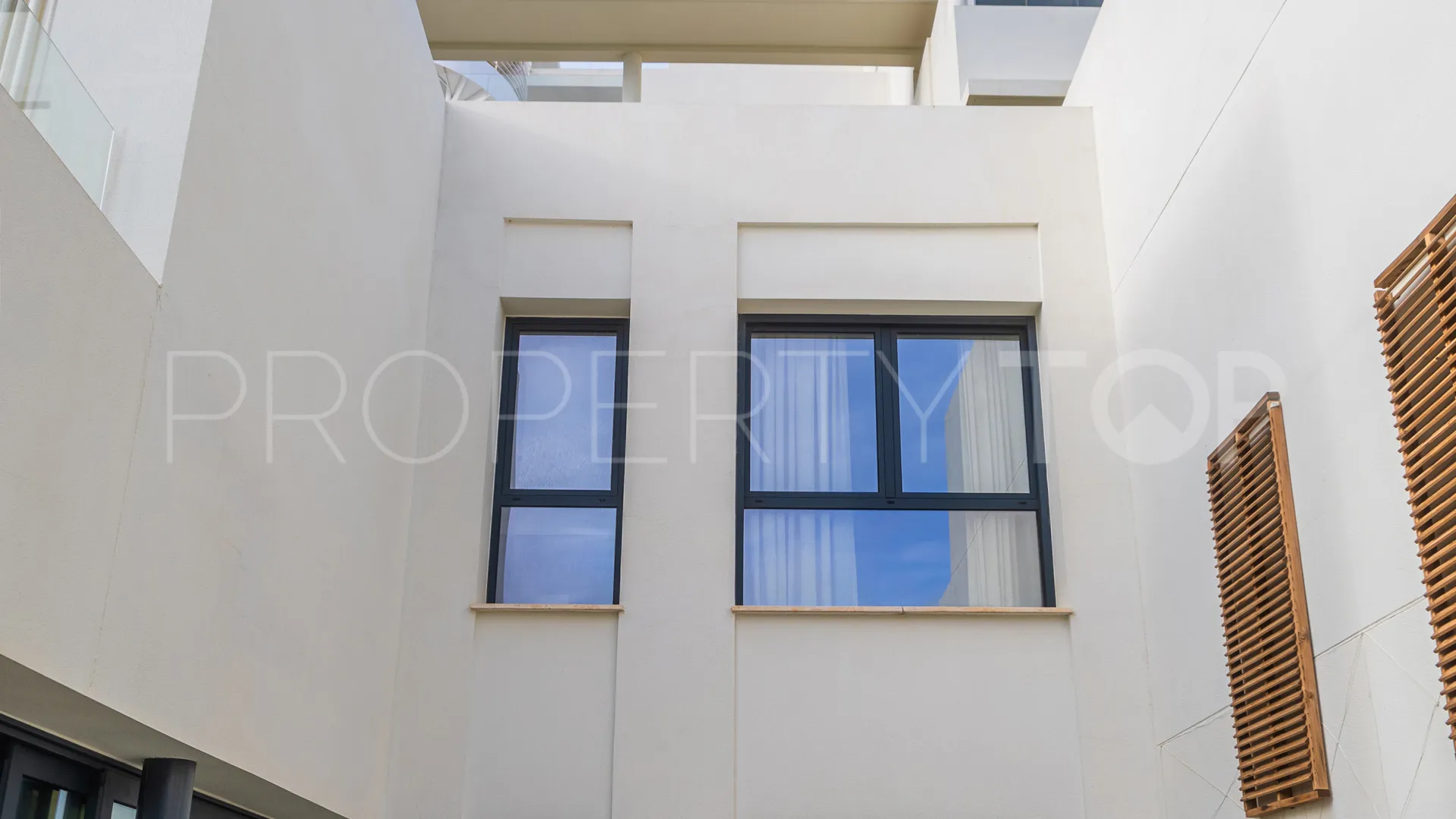 Se vende villa pareada en Finca Cortesin con 3 dormitorios