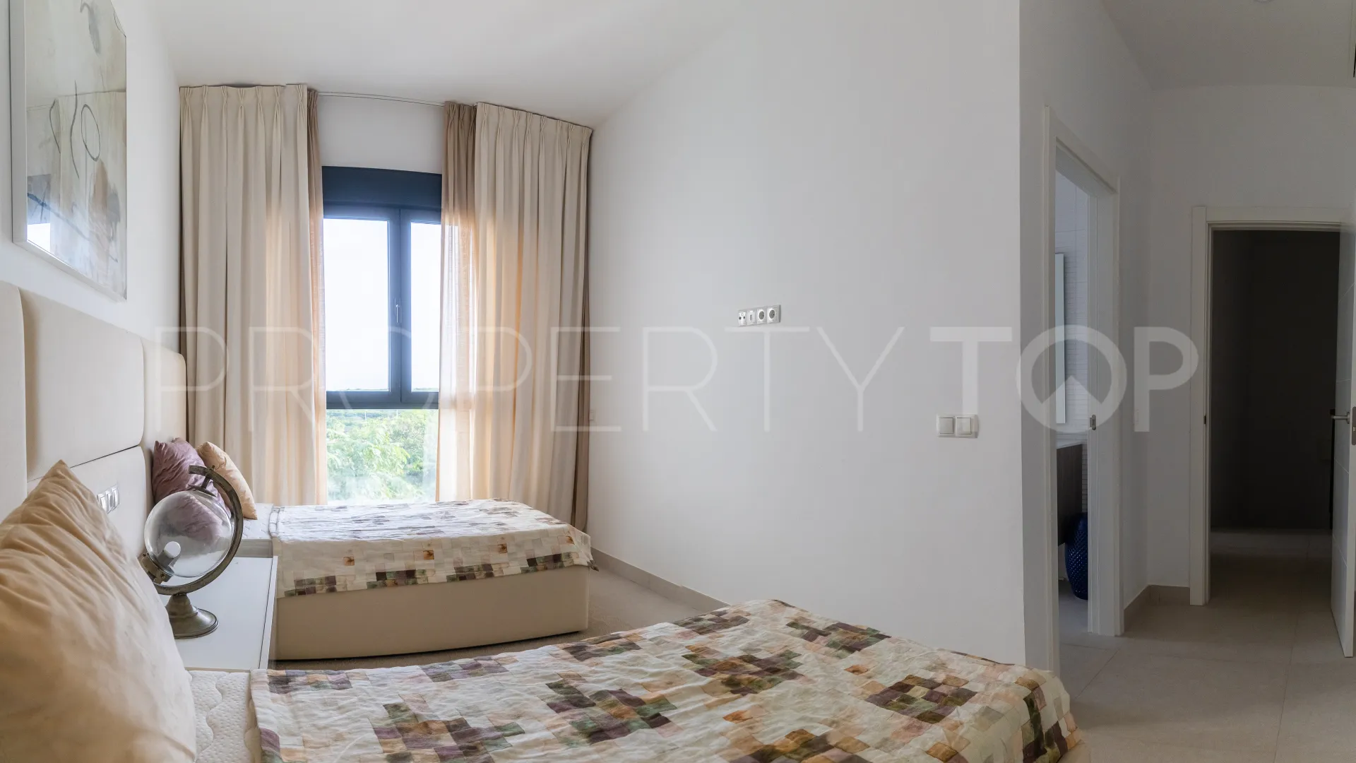 Se vende villa pareada en Finca Cortesin con 3 dormitorios