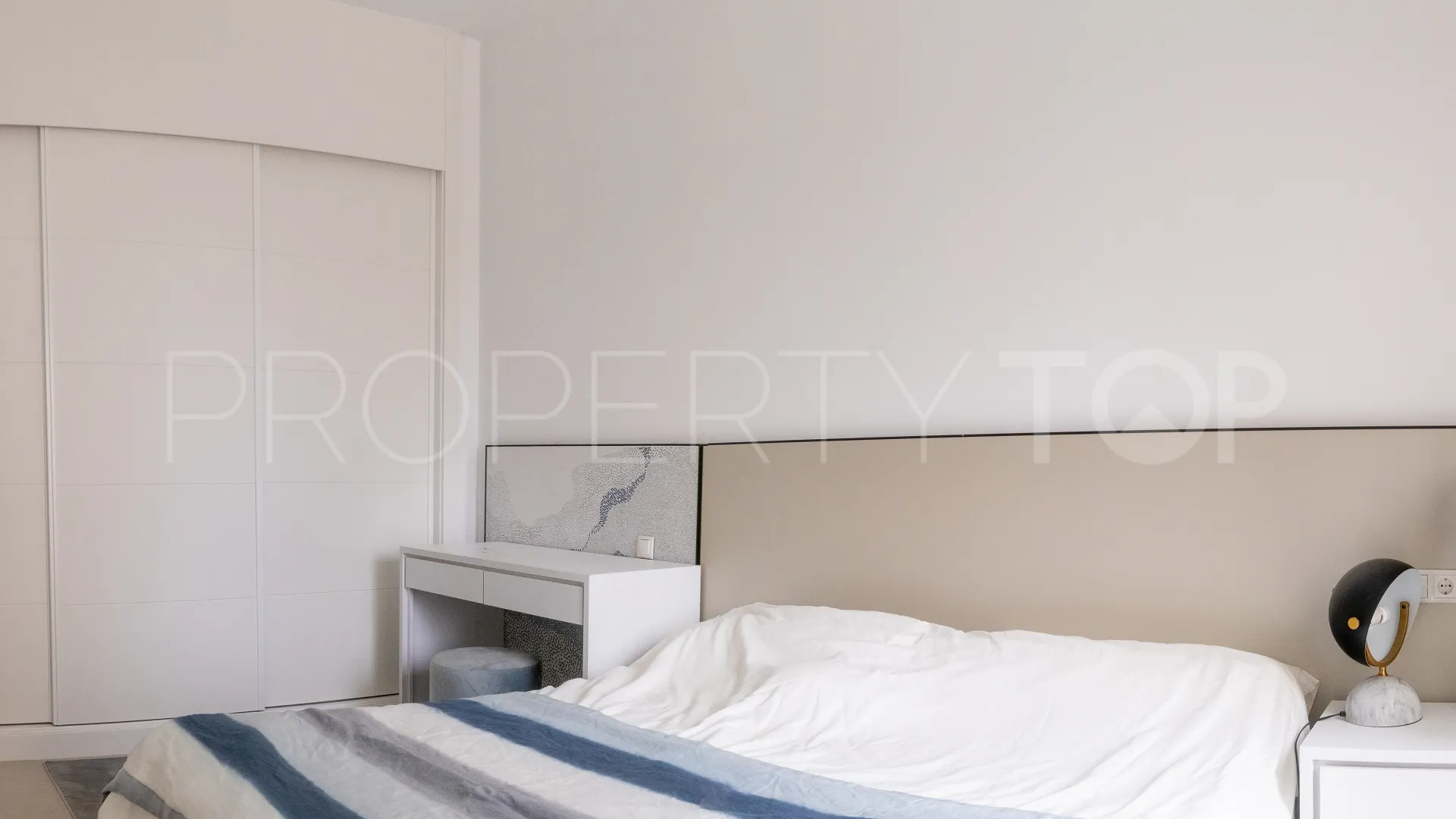Se vende villa pareada en Finca Cortesin con 3 dormitorios