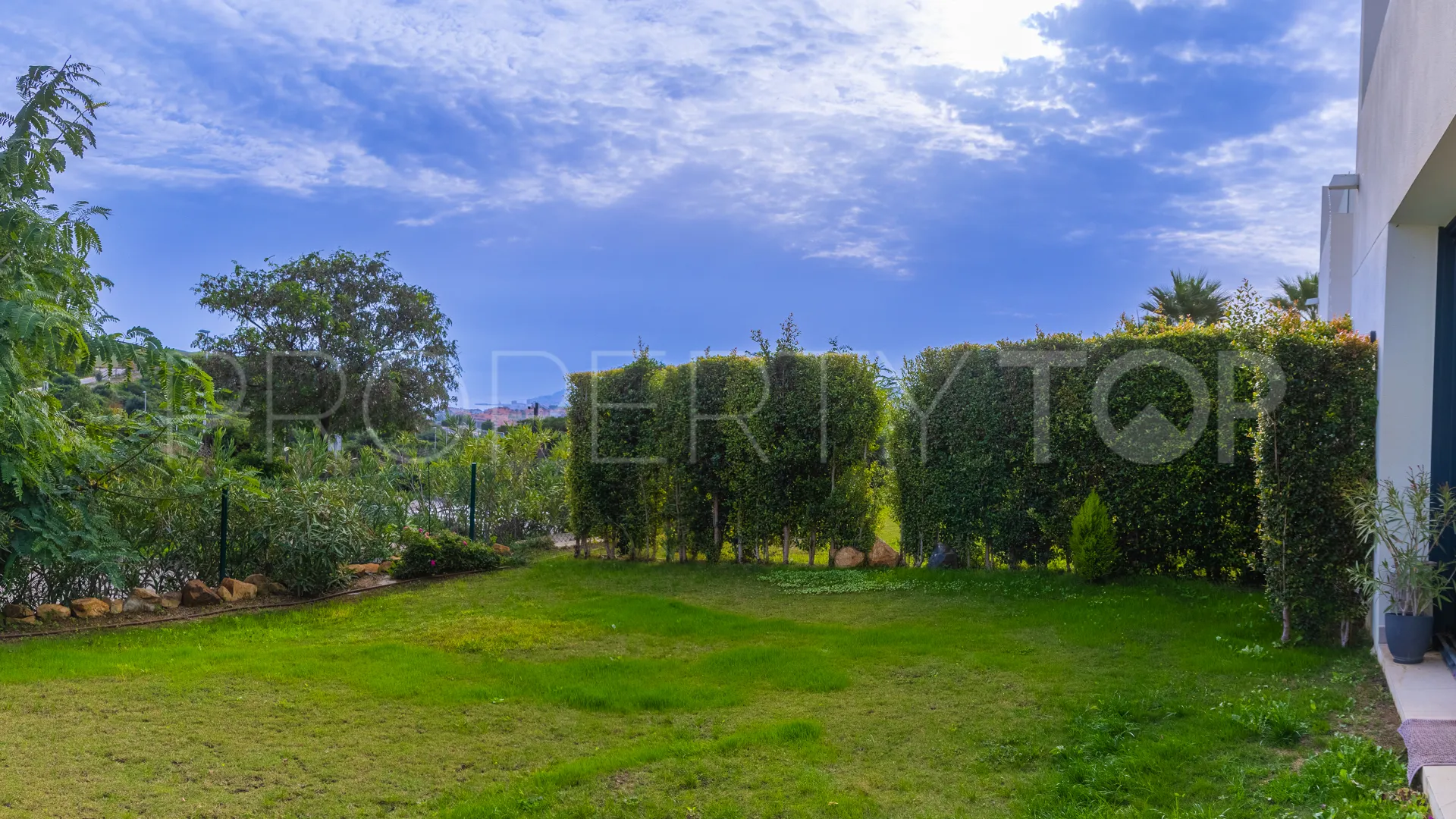 Se vende villa pareada en Finca Cortesin con 3 dormitorios