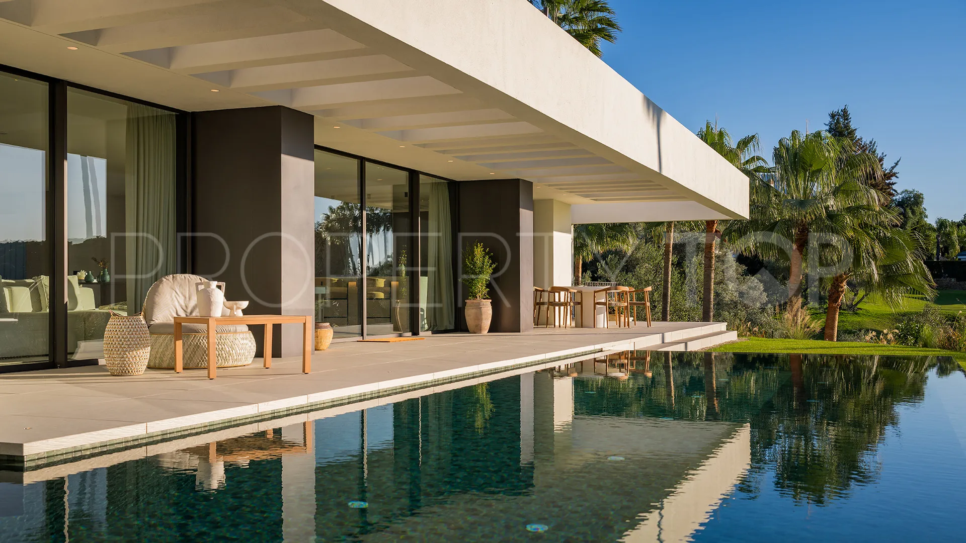 For sale 4 bedrooms villa in Nueva Andalucia